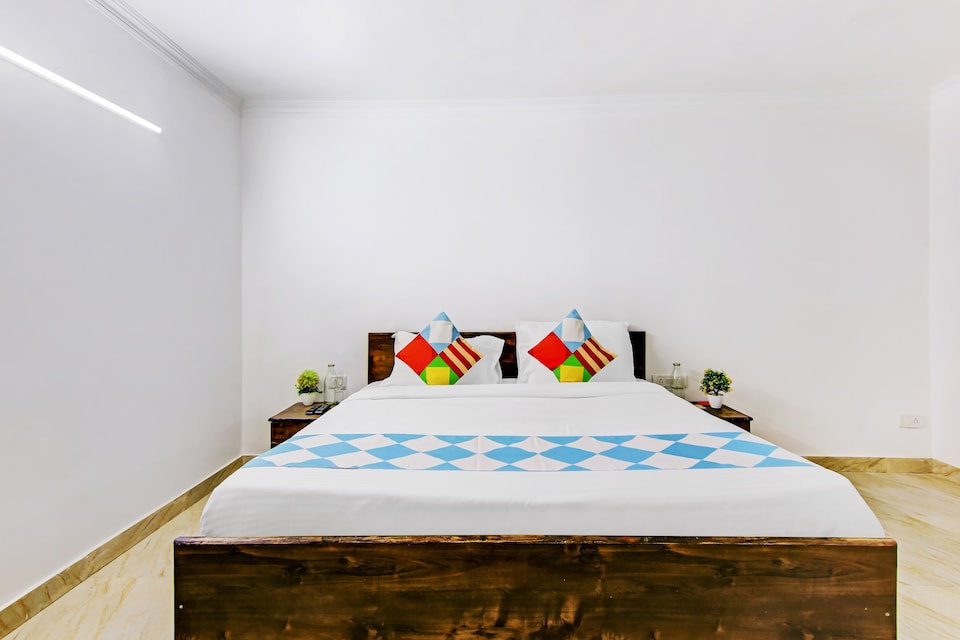 Prop Live as DEL3714, Saket Delhi, Delhi