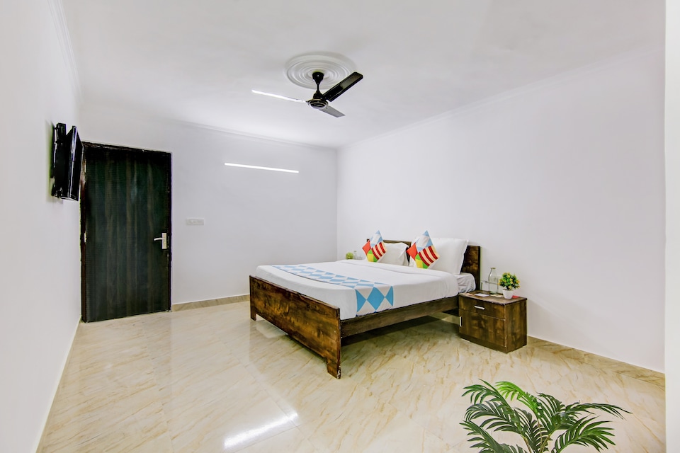 Prop Live as DEL3714, Saket Delhi, Delhi