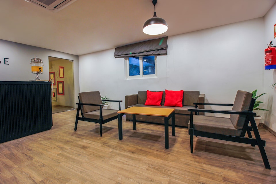 OYO Townhouse 112 Tilak Nagar Shivam Road, Himayatnagar-Kachiguda, Hyderabad