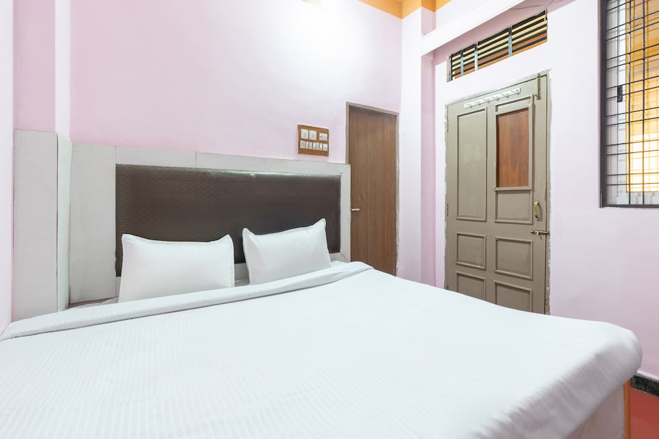 SPOT ON 36624 Hotel Kalpvraksha Residency, Freeganj, Ujjain