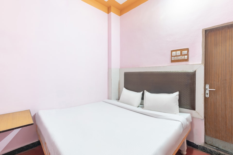 SPOT ON 36624 Hotel Kalpvraksha Residency, Freeganj, Ujjain