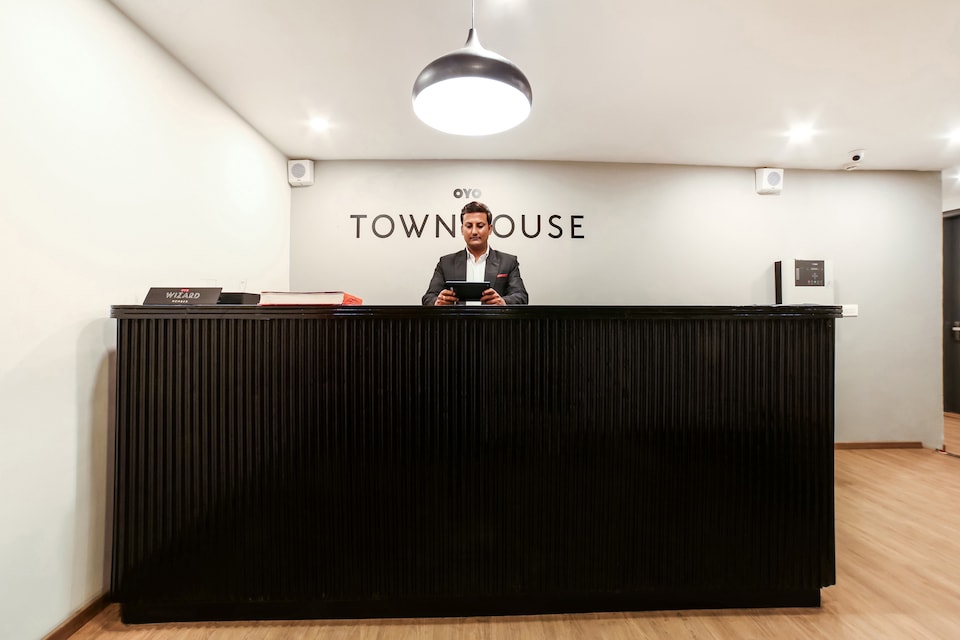 OYO Townhouse 178 Sector 52, Huda 2 Gurgaon, Gurgaon