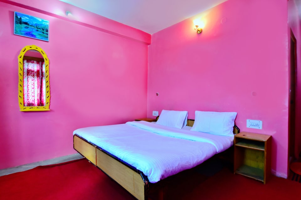 SPOT ON Pappu Homestay, Naggar Road, Manali