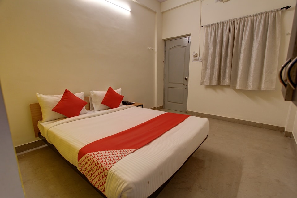 OYO Flagship 36650 Tristar Inn, Sathy Road Coimbatore, Coimbatore
