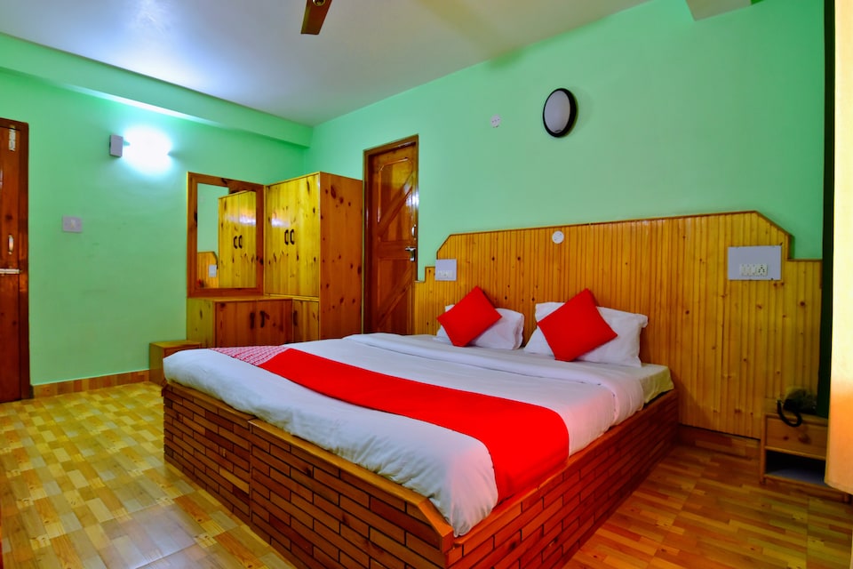 OYO 36651 Chander Lata Cottage, Naggar Road, Manali
