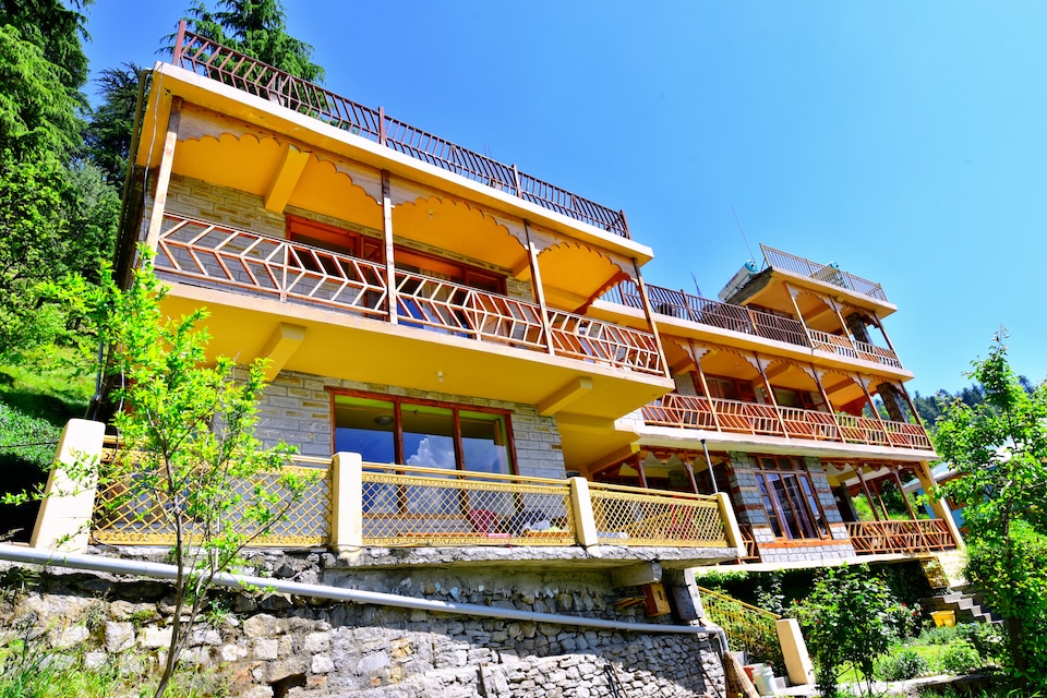OYO 36651 Chander Lata Cottage, Naggar Road, Manali