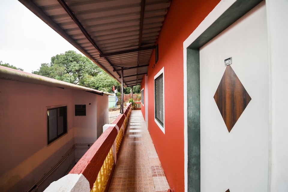 OYO 36668 Om Resort, Main Market Mahabaleshwar, Mahabaleshwar