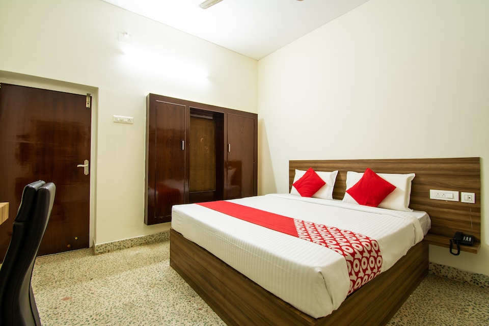 OYO 36672 Vishnu Nx, Guntur, Guntur