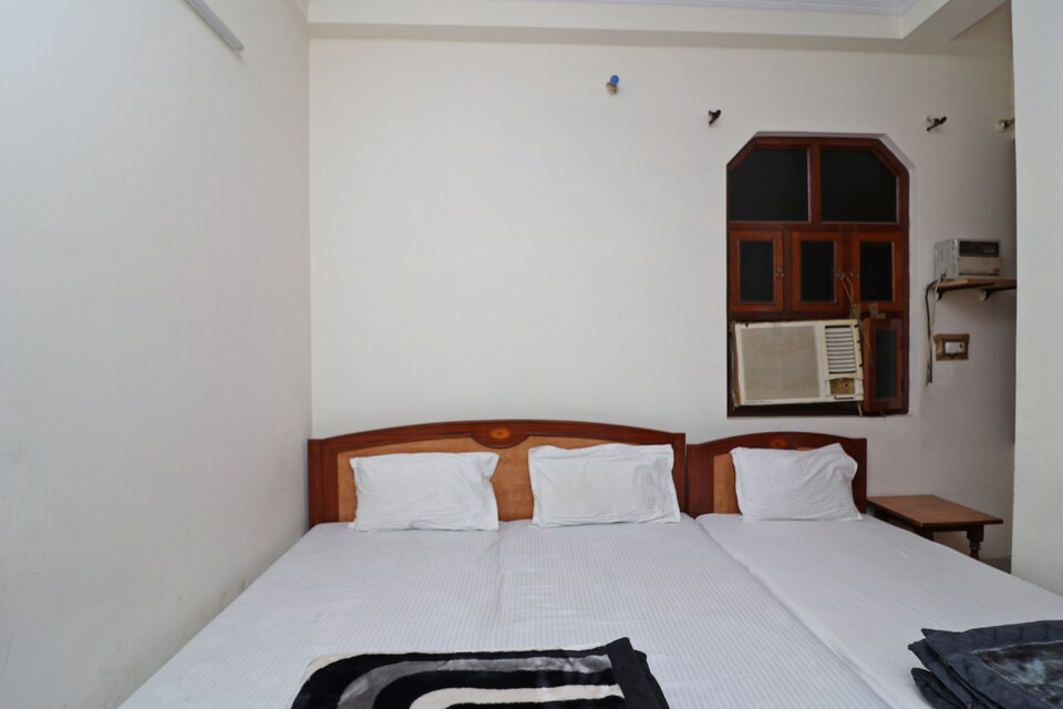 OYO 36674 Jai Bihari Dham, Banke Bihari Mandir Vrindavan, Vrindavan