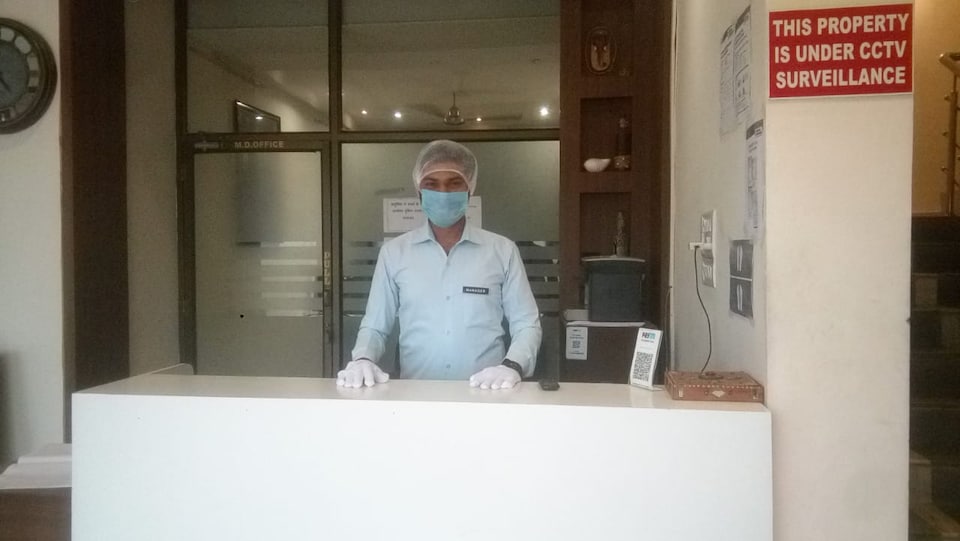 OYO 3603 White Pearl Hotel, Vijay Nagar - Jabalpur, Jabalpur