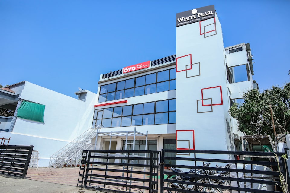 OYO 3603 White Pearl Hotel, Vijay Nagar - Jabalpur, Jabalpur