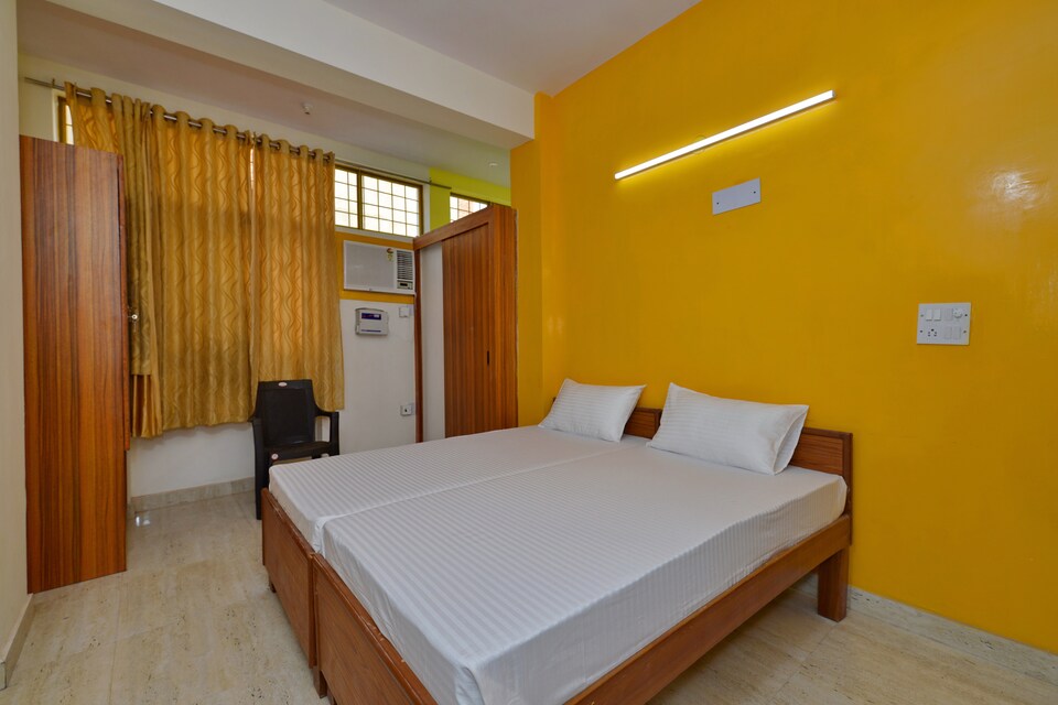 OYO LIFE GRG1382 Golf Course Ext Rd, Golf Course Road, Gurgaon