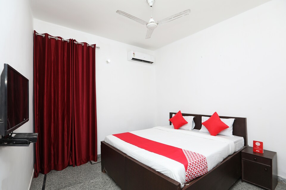 OYO Moonlight Residency Near Appu Ghar, HUDA CENTRE 1, Gurgaon