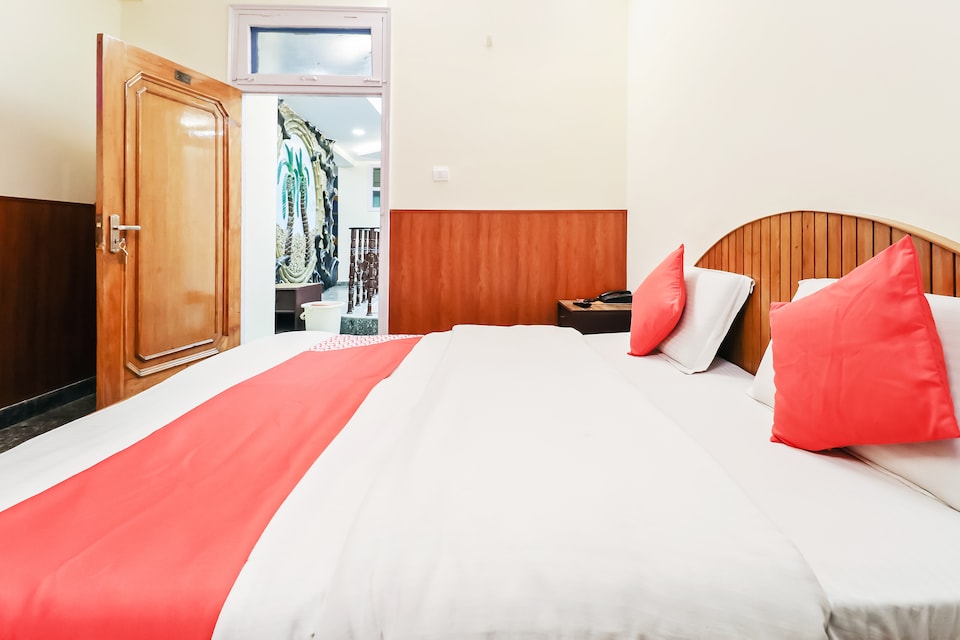 OYO 36703 Hotel Raghunath, Jammu, Jammu