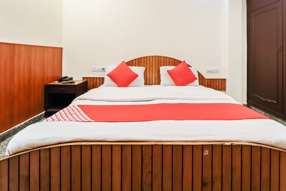 OYO 36703 Hotel Raghunath, Jammu, Jammu