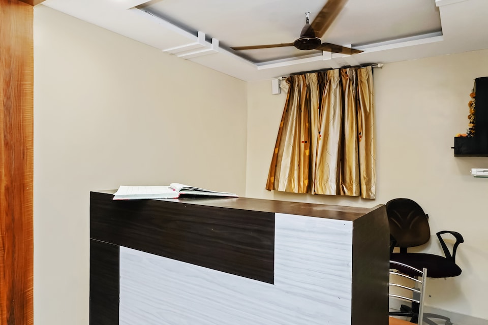Hotel O Laxmi Lodge New, Swargate Pune, Pune