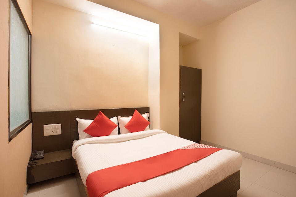 OYO 36710 Shree Tekchand Ji Maharaj Darji Dharamshala, Mahakal Temple 1, Ujjain