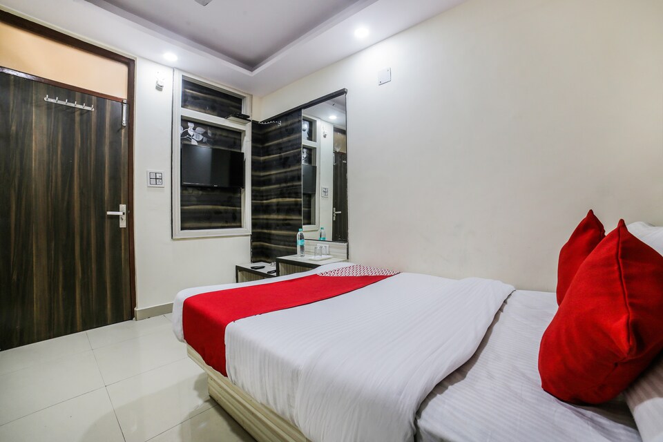 OYO 36716 Arjun Deluxe Guest House, Paharganj Delhi, Delhi
