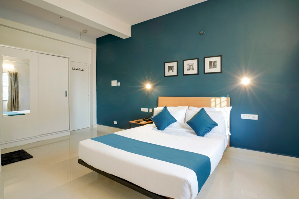 OYO SilverKey 36718 Scanda Residency, Madhapur-II, Hyderabad