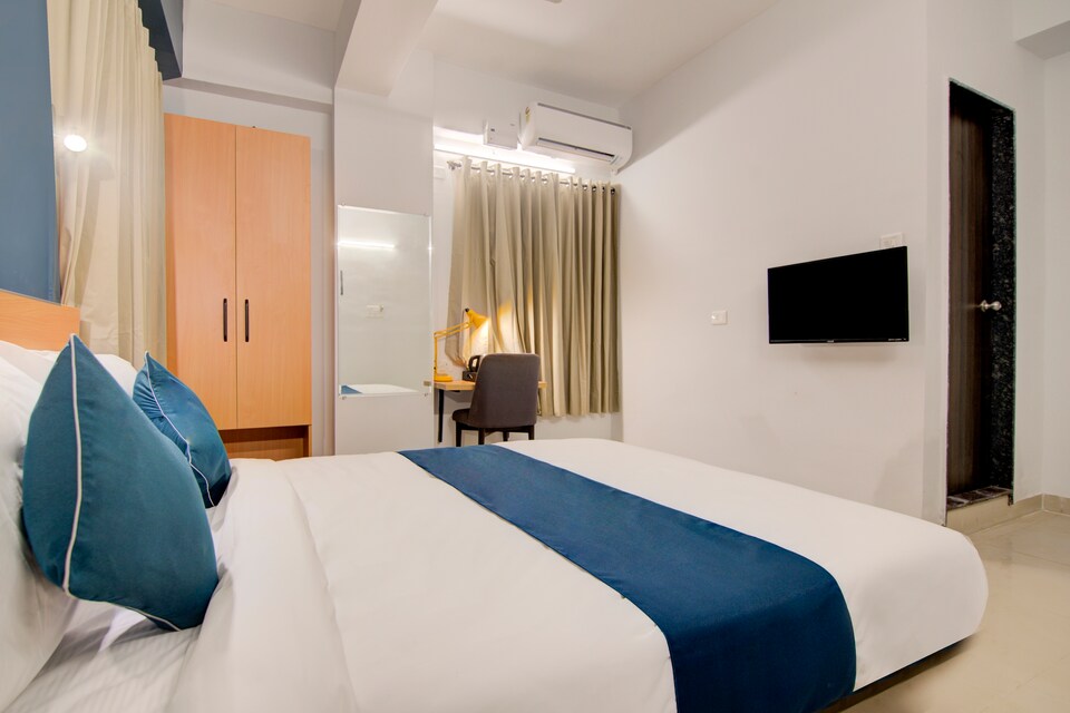 Silverkey Executive Stays 36722 Near Bachpan Play School, Pimpri Pune, Pune