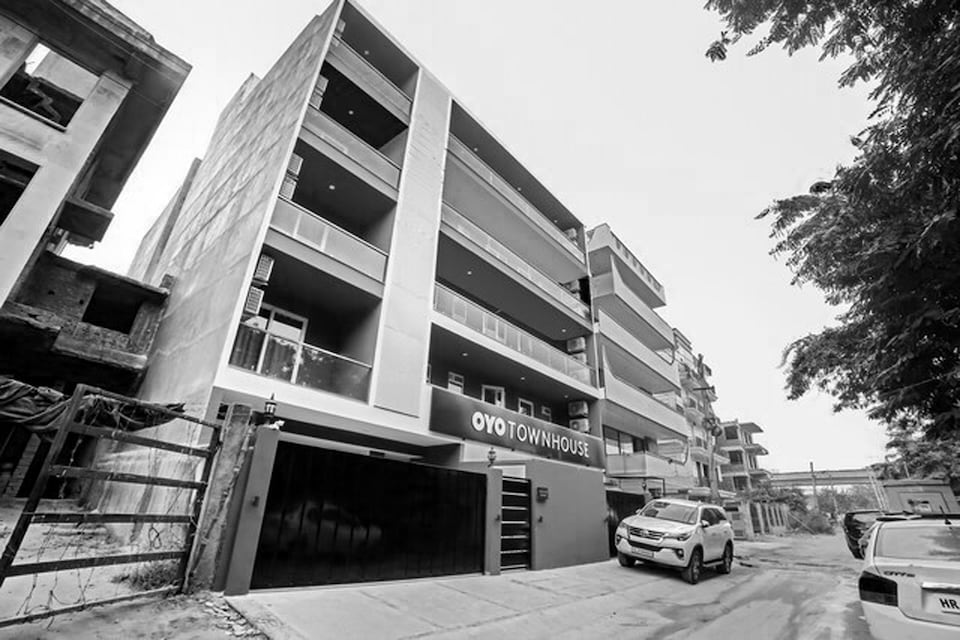 OYO Townhouse 185 Sector 27, Golf Course Road, Gurgaon