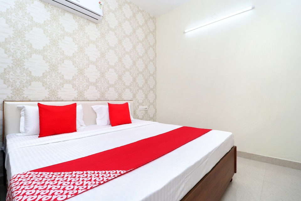 OYO 36827 Hotel B Town, Bibi Wala Road Bathinda, Bathinda