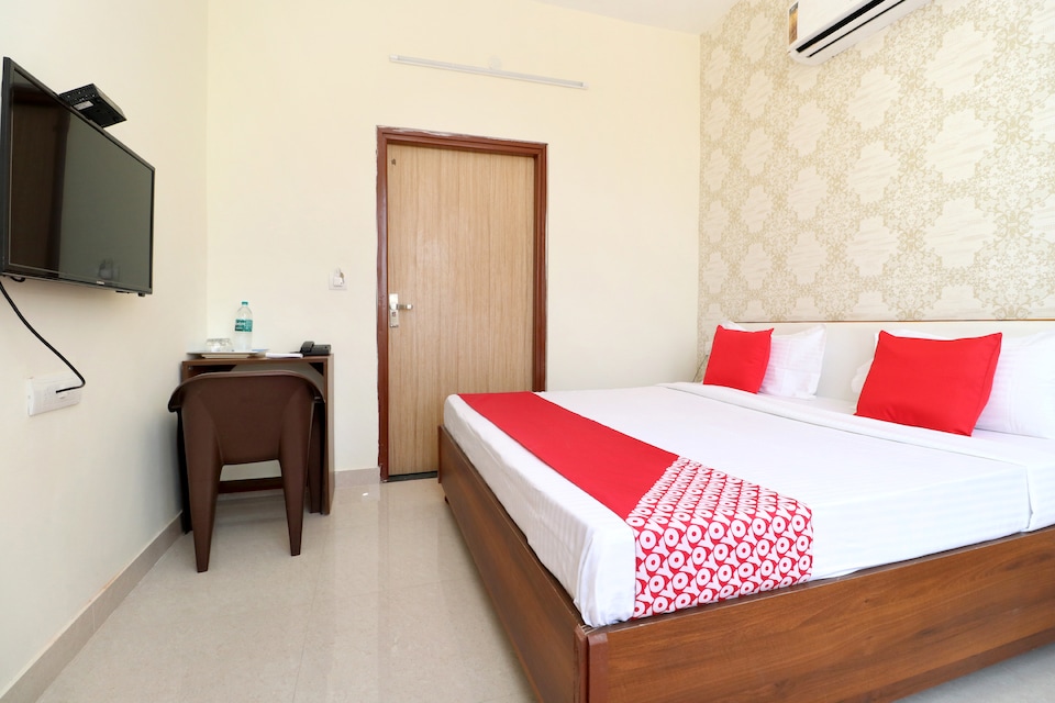 OYO 36827 Hotel B Town, Bibi Wala Road Bathinda, Bathinda