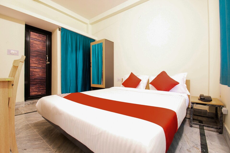 LIVE as PAT900, Bailey Road, Patna