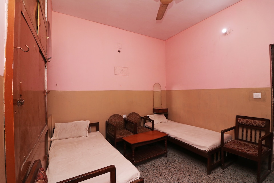 SPOT ON 36841 Hotel Vasundhara, Gaya Railway Station, Bodhgaya