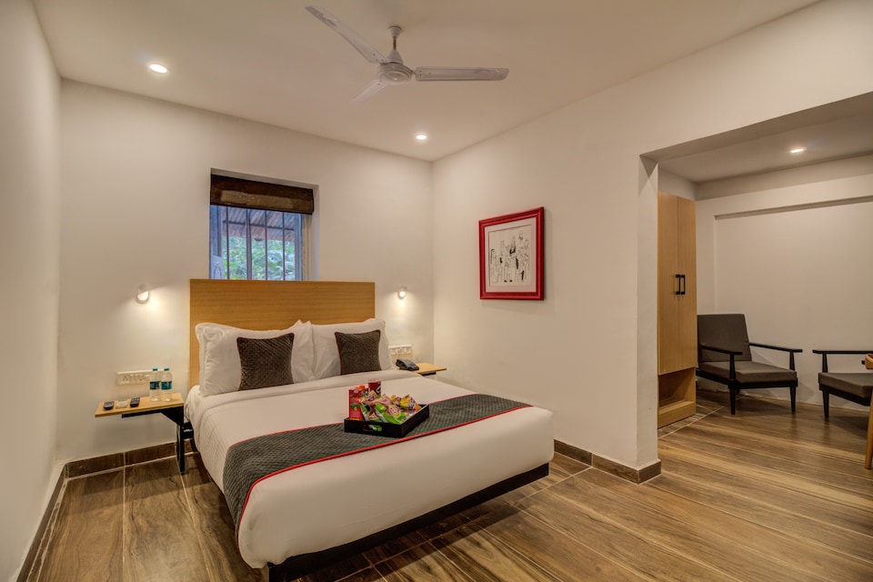 OYO Townhouse 326 Hotel Ritz Heritage Khandala Rd, Lonavala, लोनावाला