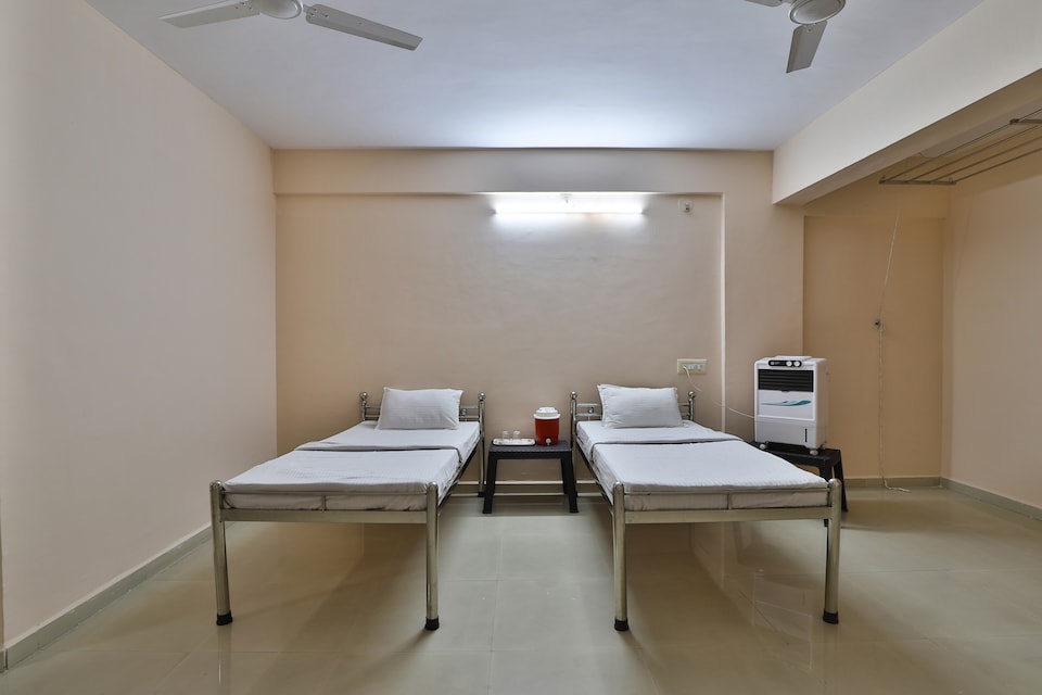 SPOT ON 36856 Hotel Aeron, Railway Station Ankleshwar, Ankleshwar