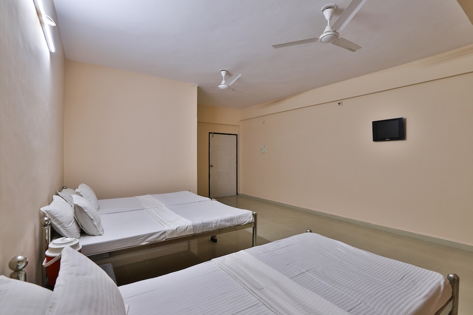 SPOT ON 36856 Hotel Aeron, Railway Station Ankleshwar, Ankleshwar