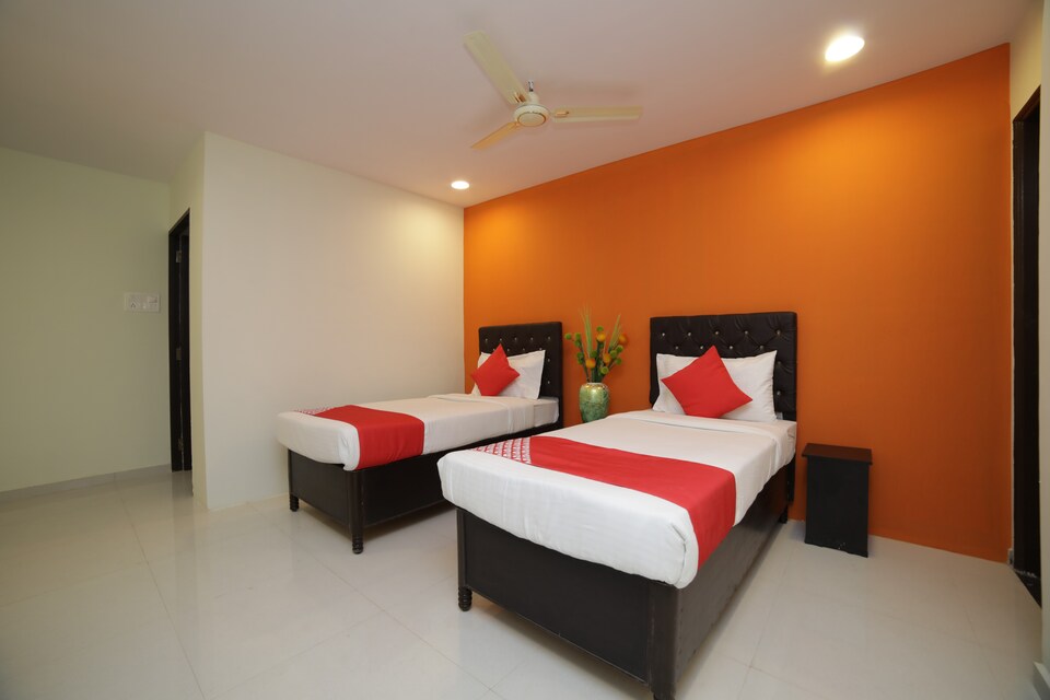 OYO 36866 Carnival Inn, Airport Wardha Road, Nagpur