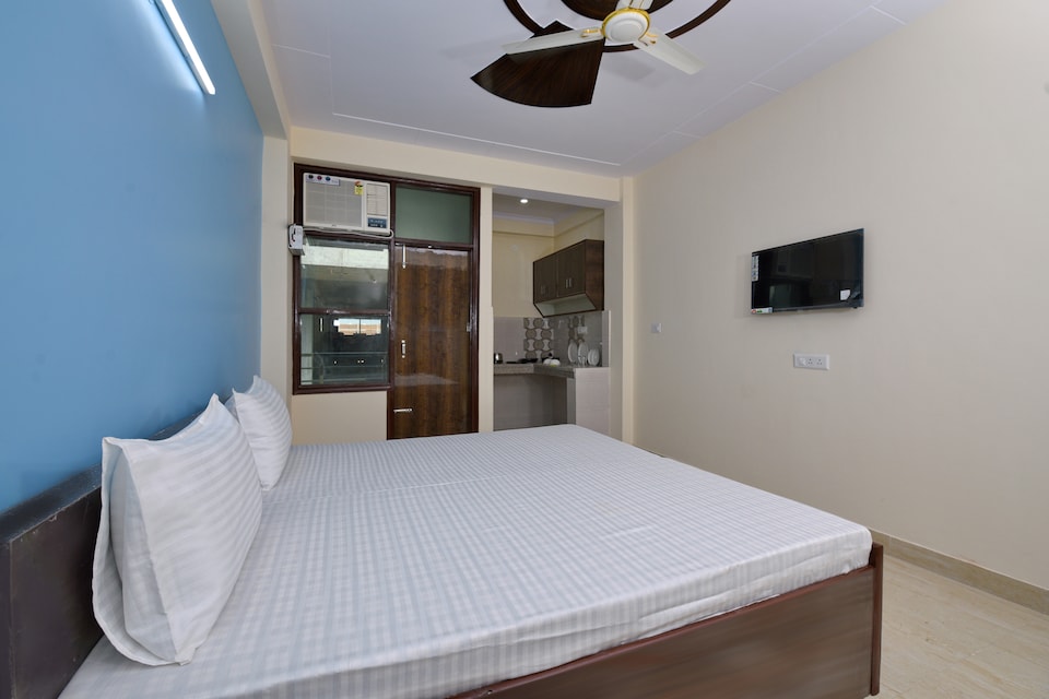 OYO LIFE GRG1388 Nr DLF Cyber City, DLF 4 Gurgaon, Gurgaon