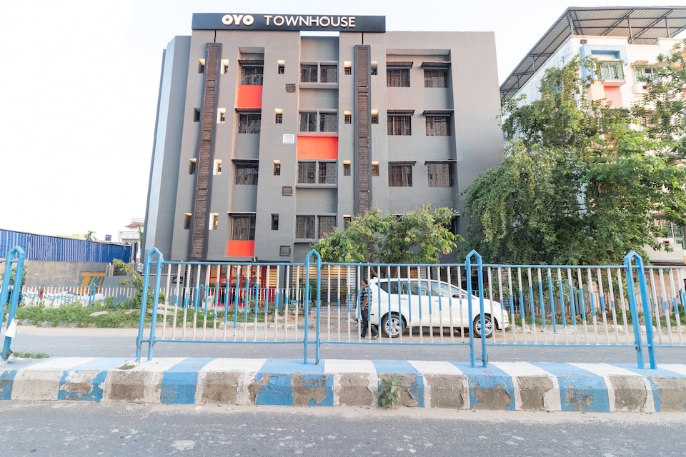 OYO Townhouse 137 Mukundapur, Ruby Hospital Kolkata, Kolkata