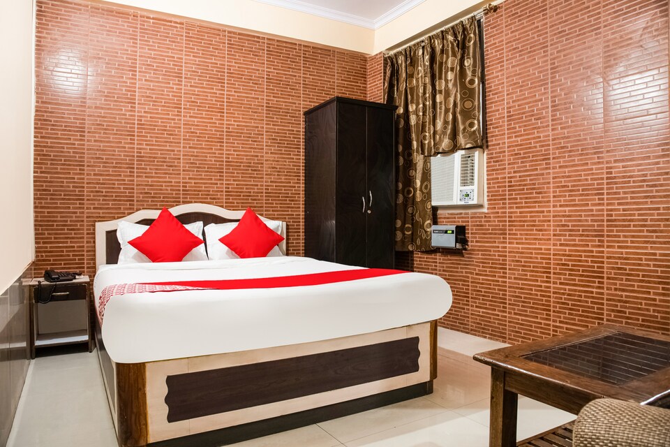 OYO Flagship 36878 Hotel Embassy Exhibition Rd, Gandhi Maidan Patna, Patna
