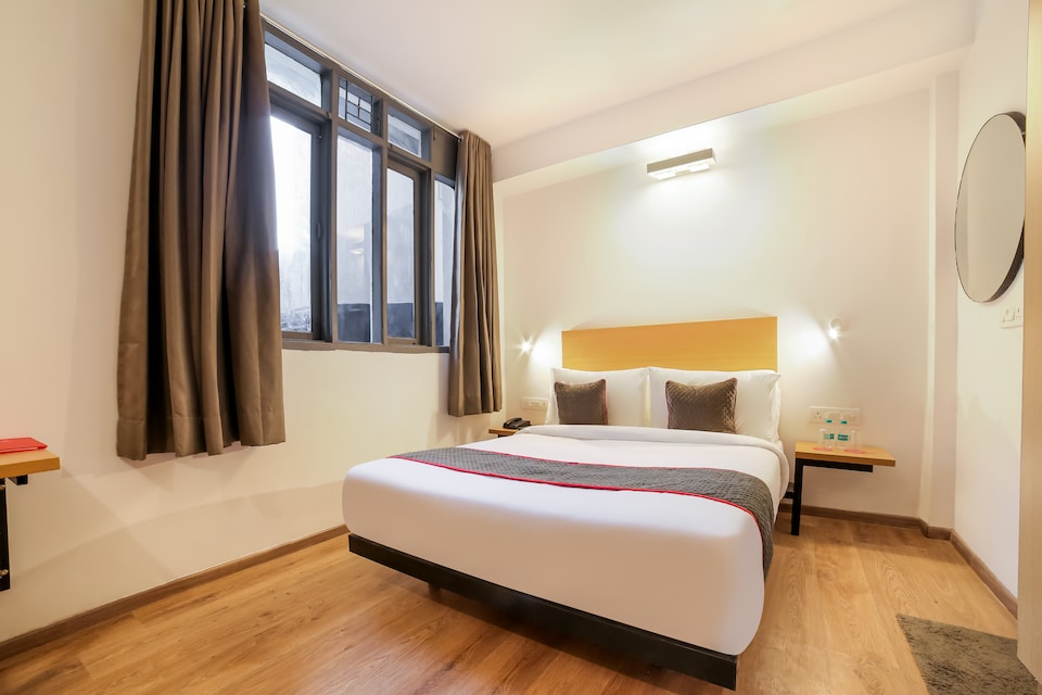 OYO Townhouse 129 Sector 30, Golf Course Road, Gurgaon