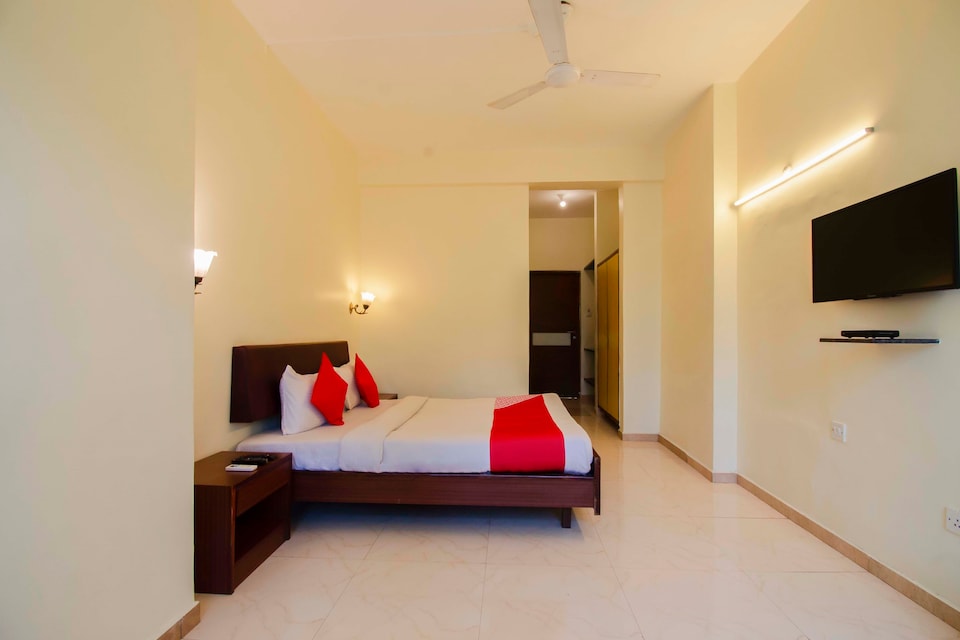 Flagship 36881 Hotel Lion's Den, Lonavala, Lonavala