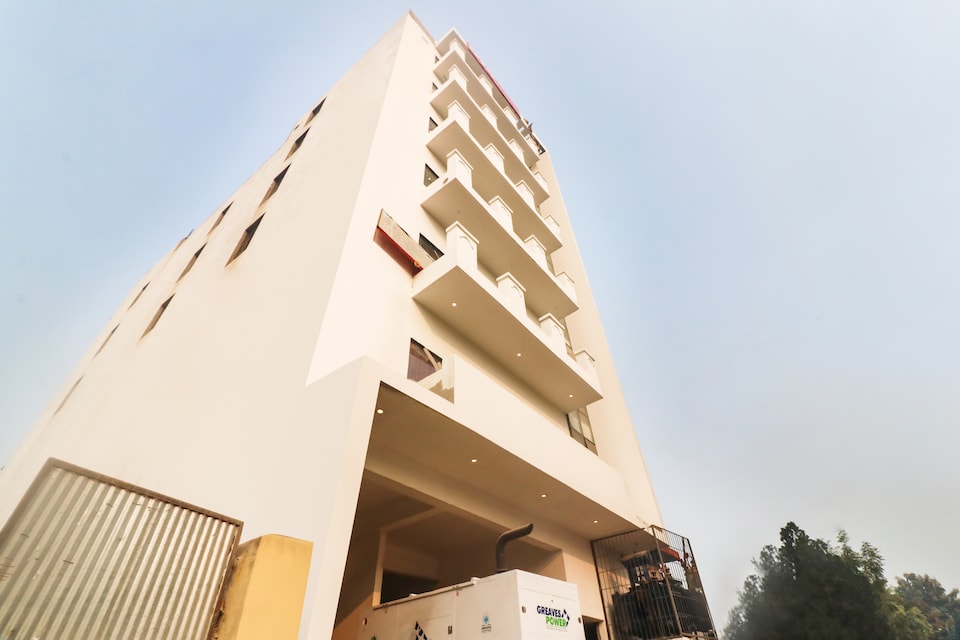 OYO Flagship 36898 Hotel Kalawati Palace Hyderabad Gate BHU, Lanka, Varanasi