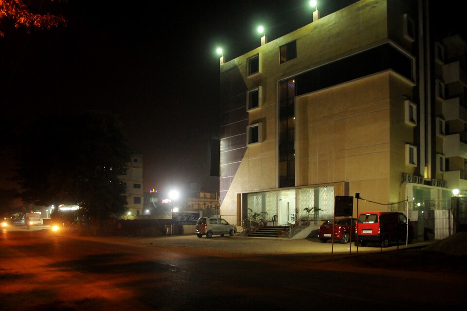 OYO Premium 008 Near Buddha Statue Gaya, Bodhgaya, Bodhgaya