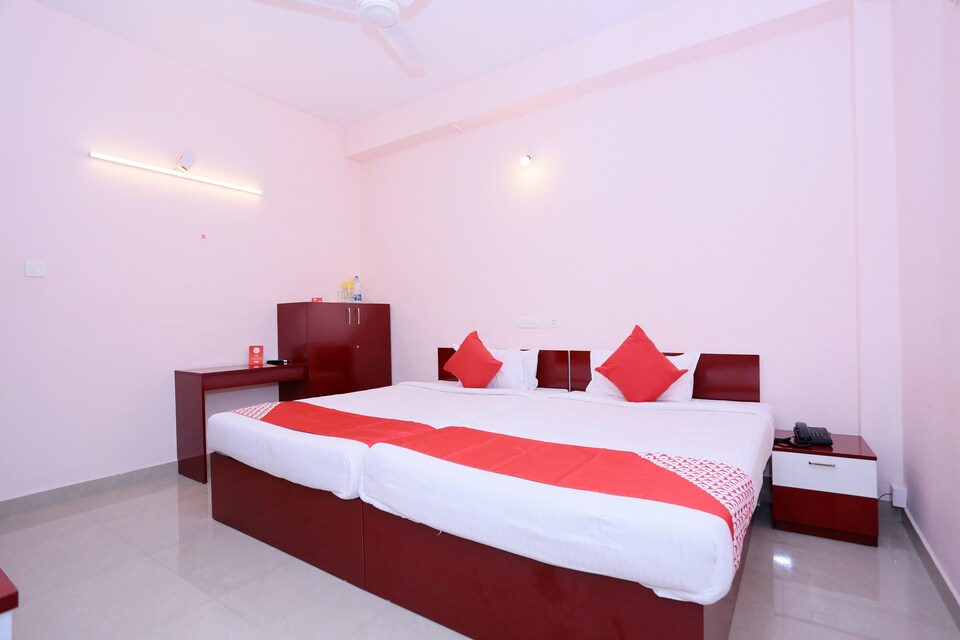 OYO 36906 The Chandy's, Edapally Kochi, Kochi