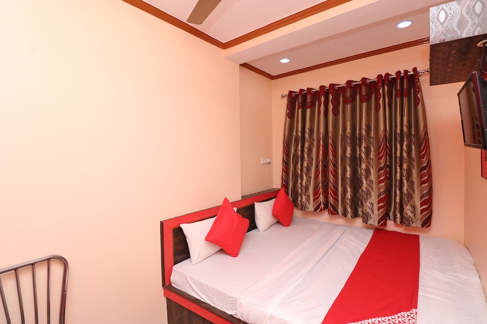 OYO 36914 Hotel Aditya, Godowlia, Varanasi