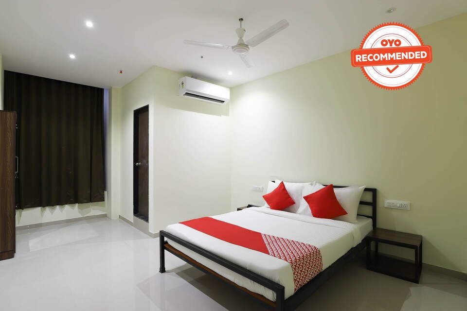 OYO Flagship 36956 Aagam Square, Airport Surat, Surat