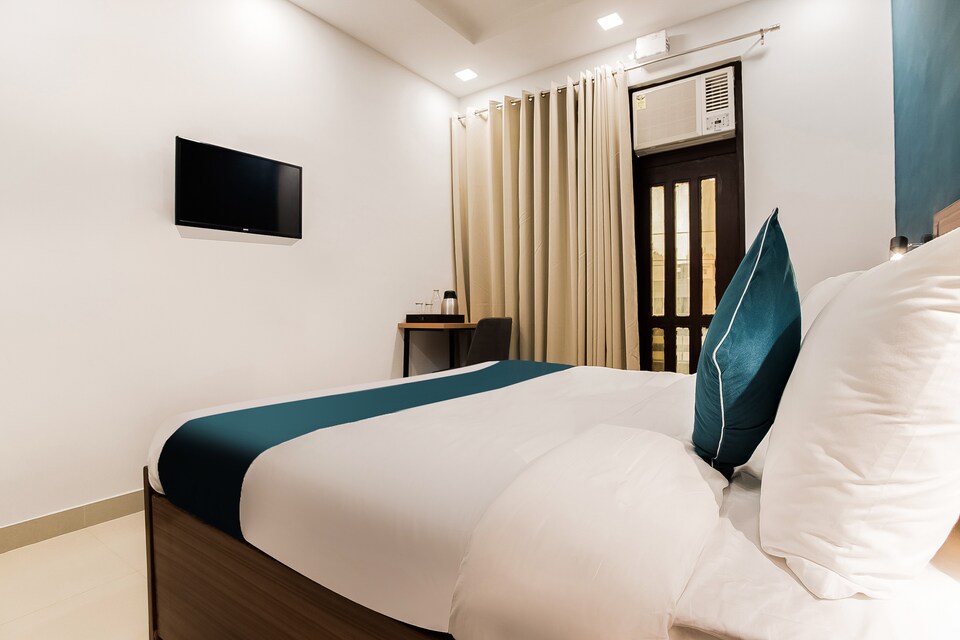 SilverKey Executive Stays 36972 Gopal Mandir Rd, Pitampura - Rohini Delhi, Delhi