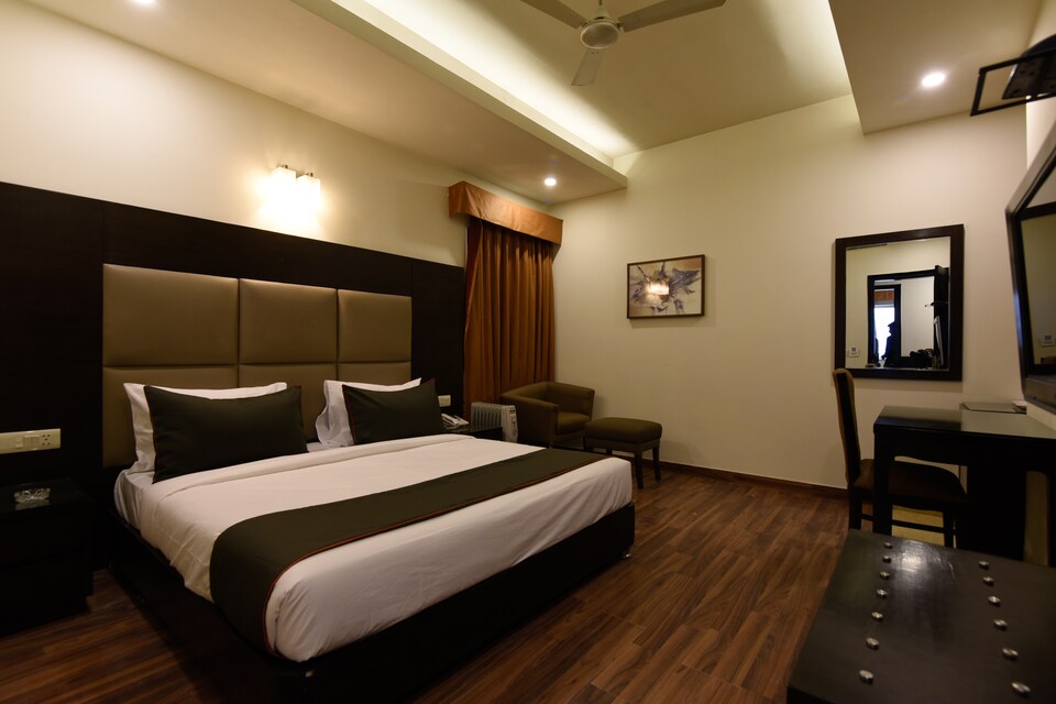 Live as LCK1737, Charbagh Lucknow, Lucknow