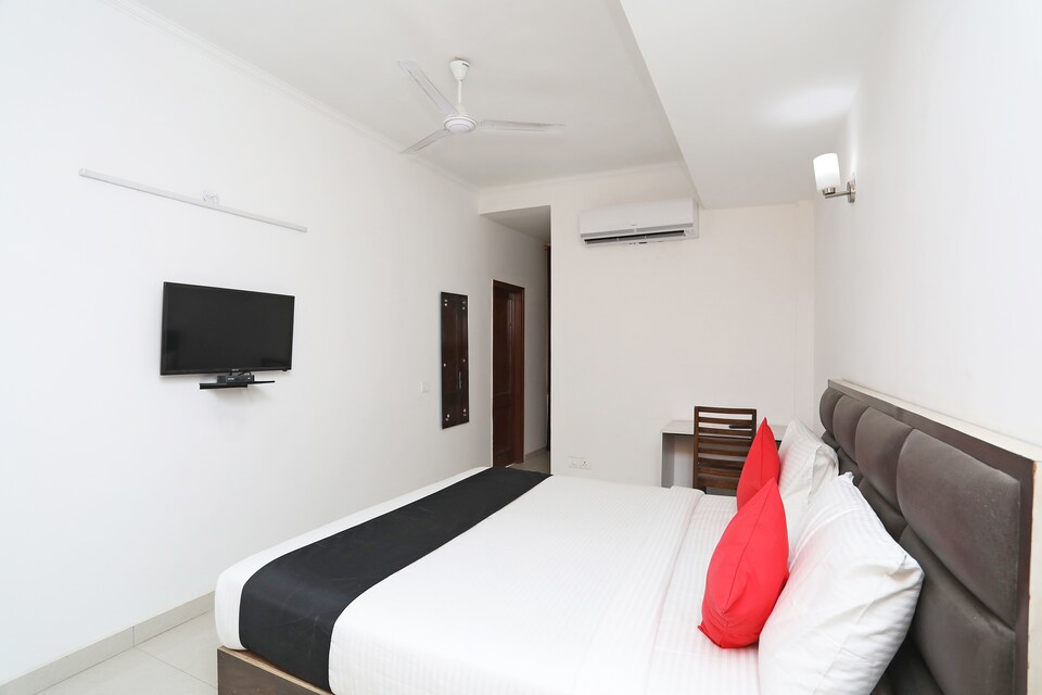 Capital O 36987 Cosy Tree, Cyber City, Gurgaon