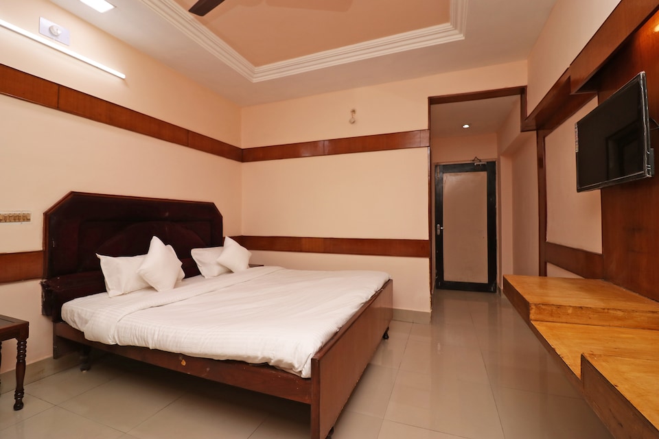 SPOT ON 37002 Hotel Natraj, Bilaspur, Bilaspur