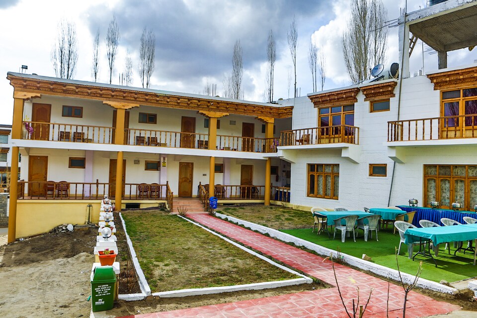 OYO 37004 City Heart Guest House, Old Leh Road, Leh-Ladakh