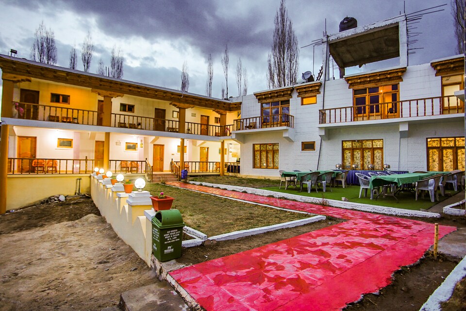 OYO 37004 City Heart Guest House, Old Leh Road, Leh-Ladakh