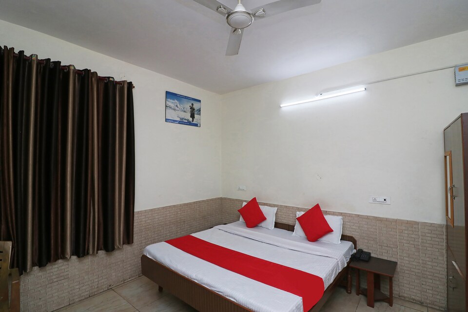 SPOT ON 37009 New Himalayan, Hamirpur city, Hamirpur